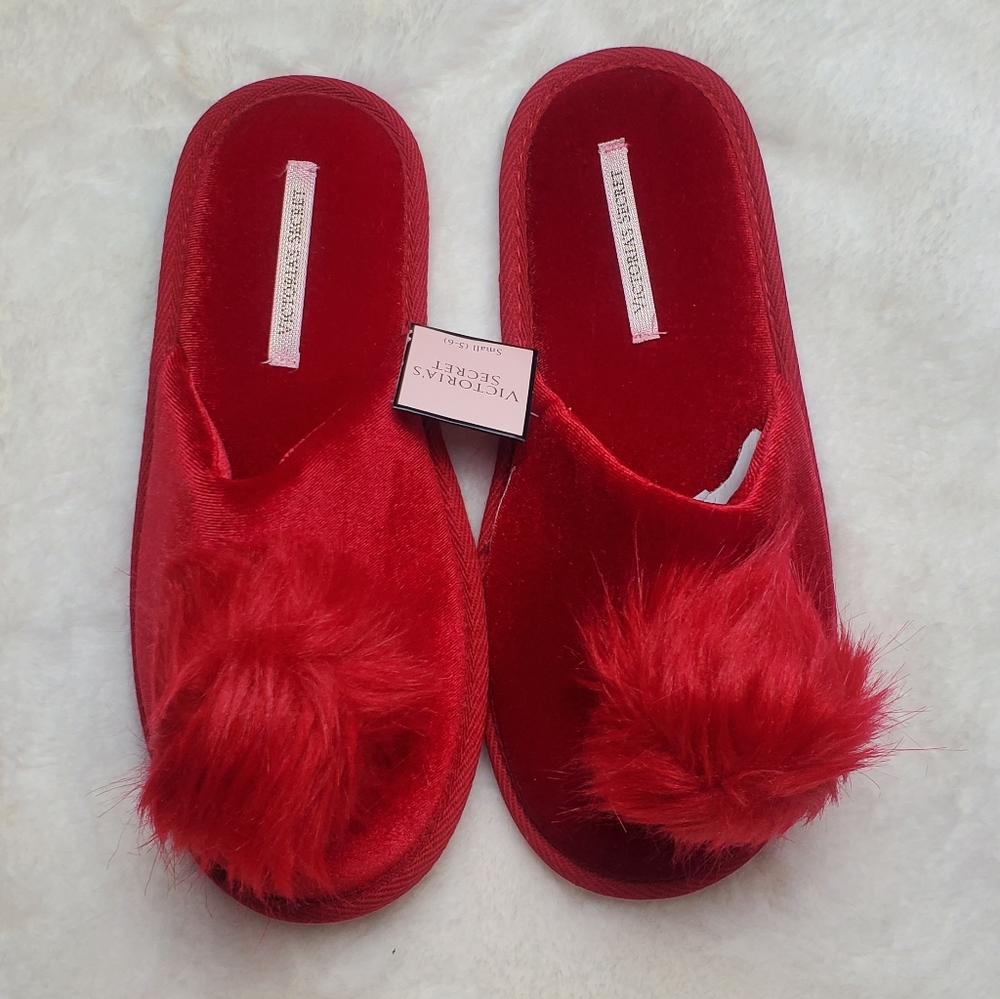 Victoria's Secret PomPom Slippers Red Sz S,L NWT